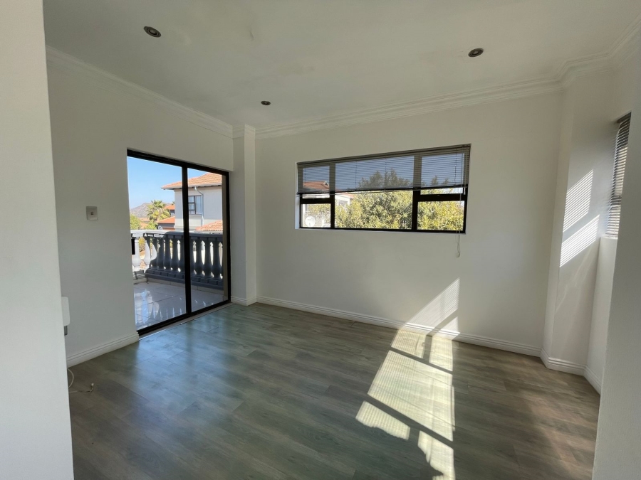 4 Bedroom Property for Sale in Birdwood Estate North West